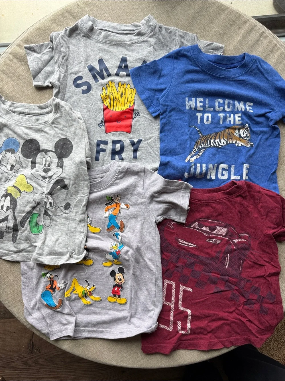 Kids tshirt bundle - 5 size 2t cute graphic tshirts.